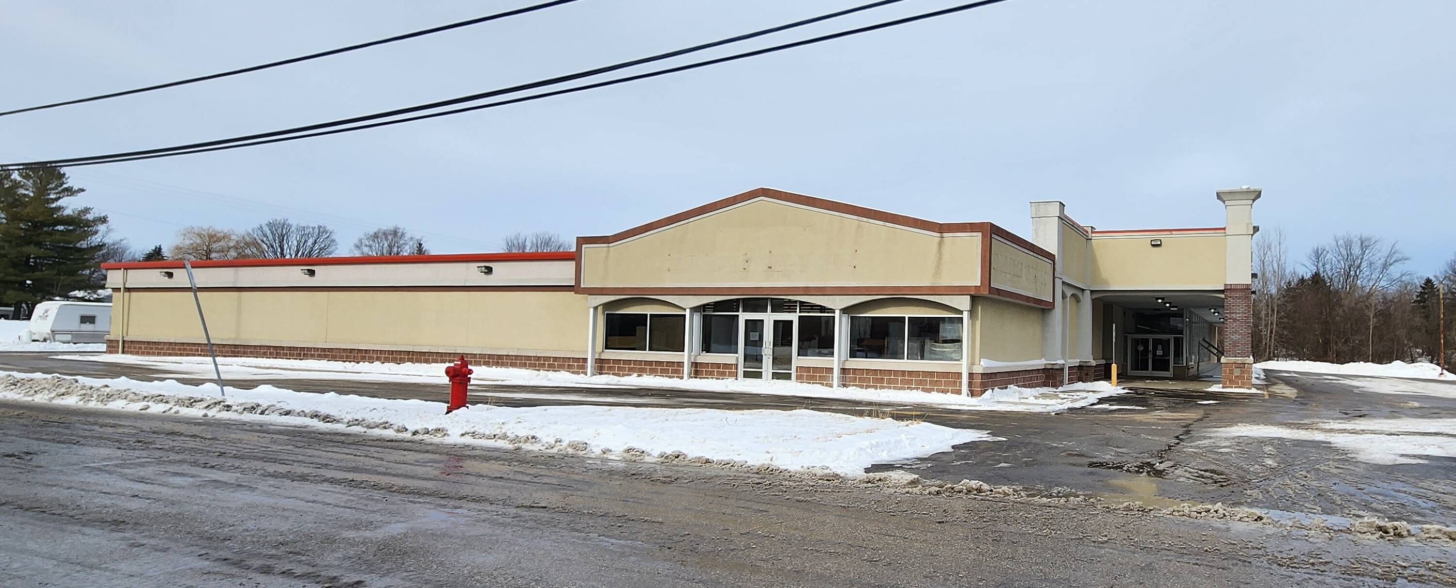 705 N Main St, Brillion, WI 54110