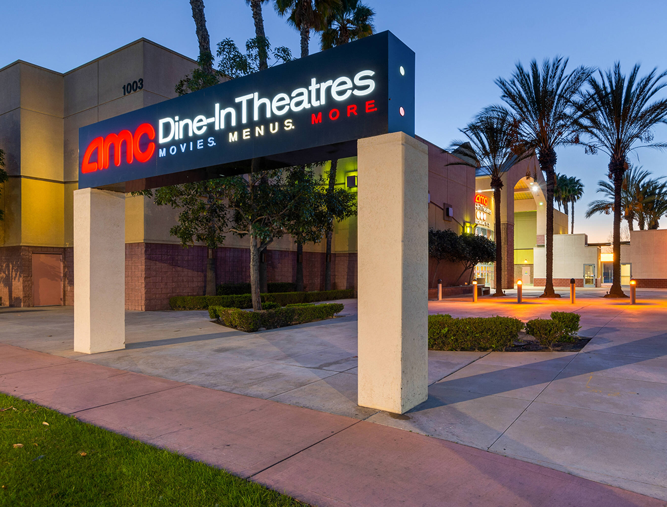 1100 S Harbor Blvd, Fullerton, CA 92832