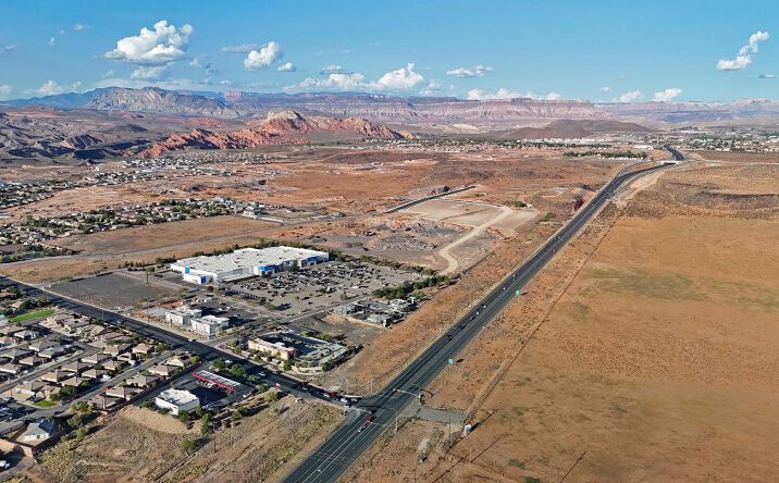 Pictures of Retail property located at 136 North 3400 W, Hurricane, UT 84737 for lease - image #1