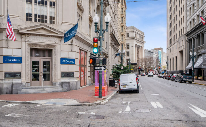 Pictures of Office, Retail property located at 231 Carondelet St, New Orleans, LA 70130 for lease - image #1