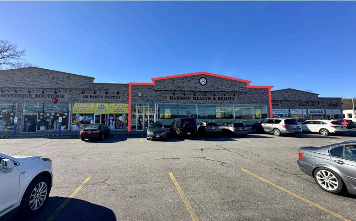 Pictures of Retail property located at 901 Walt Whitman Rd, Melville, NY 11747 for sales - image #1