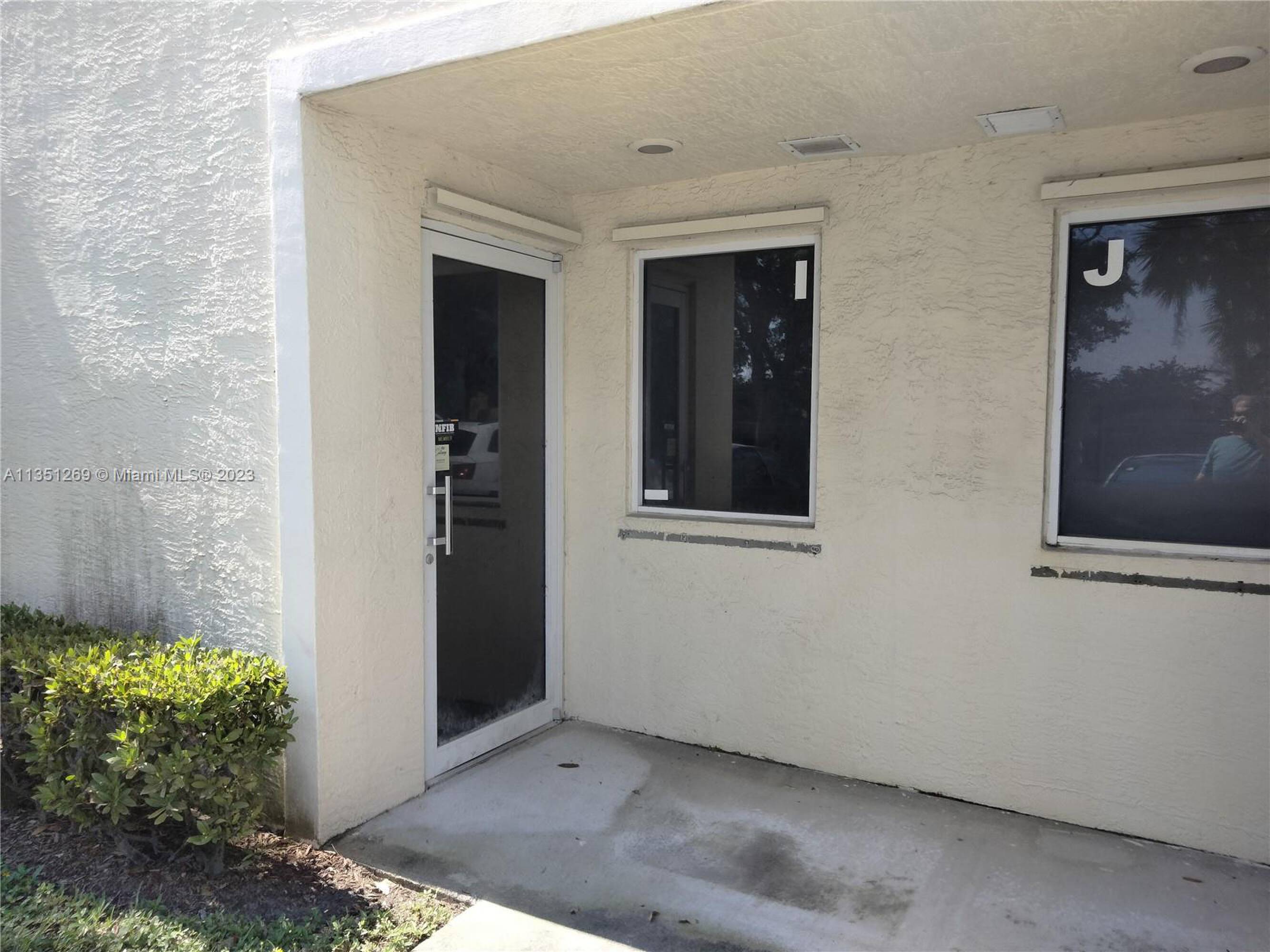 352 Tall Pines Rd I, West Palm Beach, FL 33413