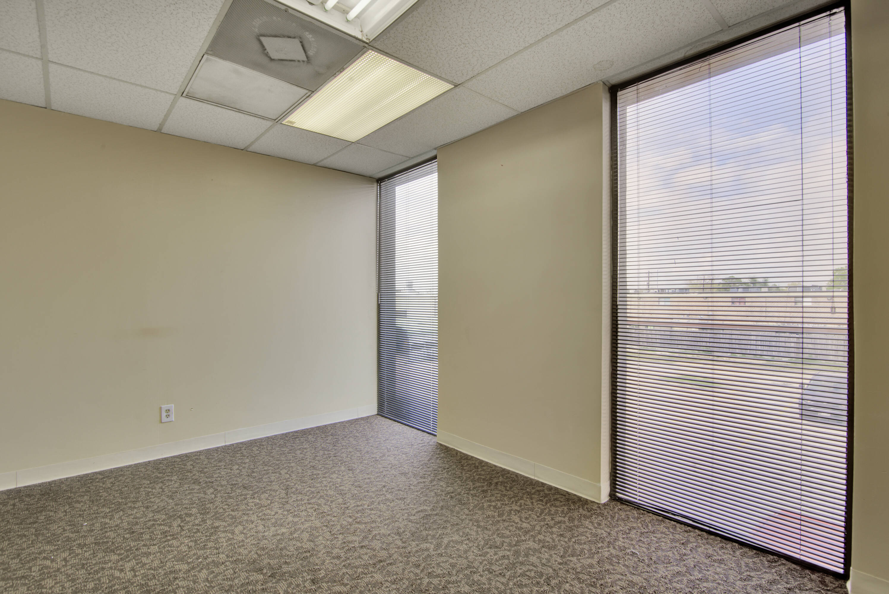 6006 Bellaire Blvd, Houston, TX 77081 Office Space for Lease 7