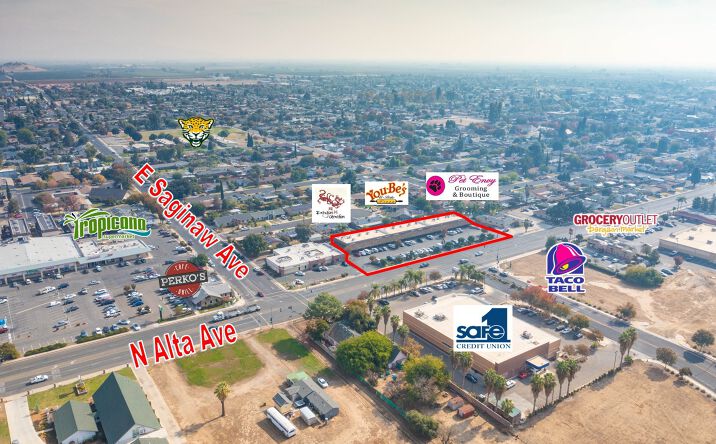Pictures of Retail property located at 820 N Alta Ave, Dinuba, CA 93618 for lease - image #1