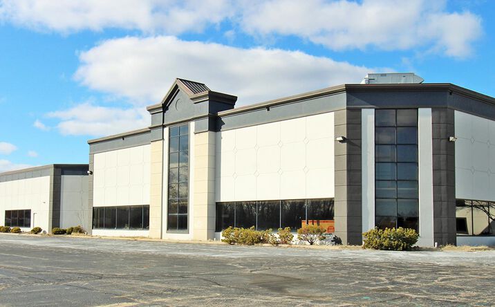 Pictures of Retail property located at 34911 Van Dyke Ave, Sterling Heights, MI 48312 for lease - image #1