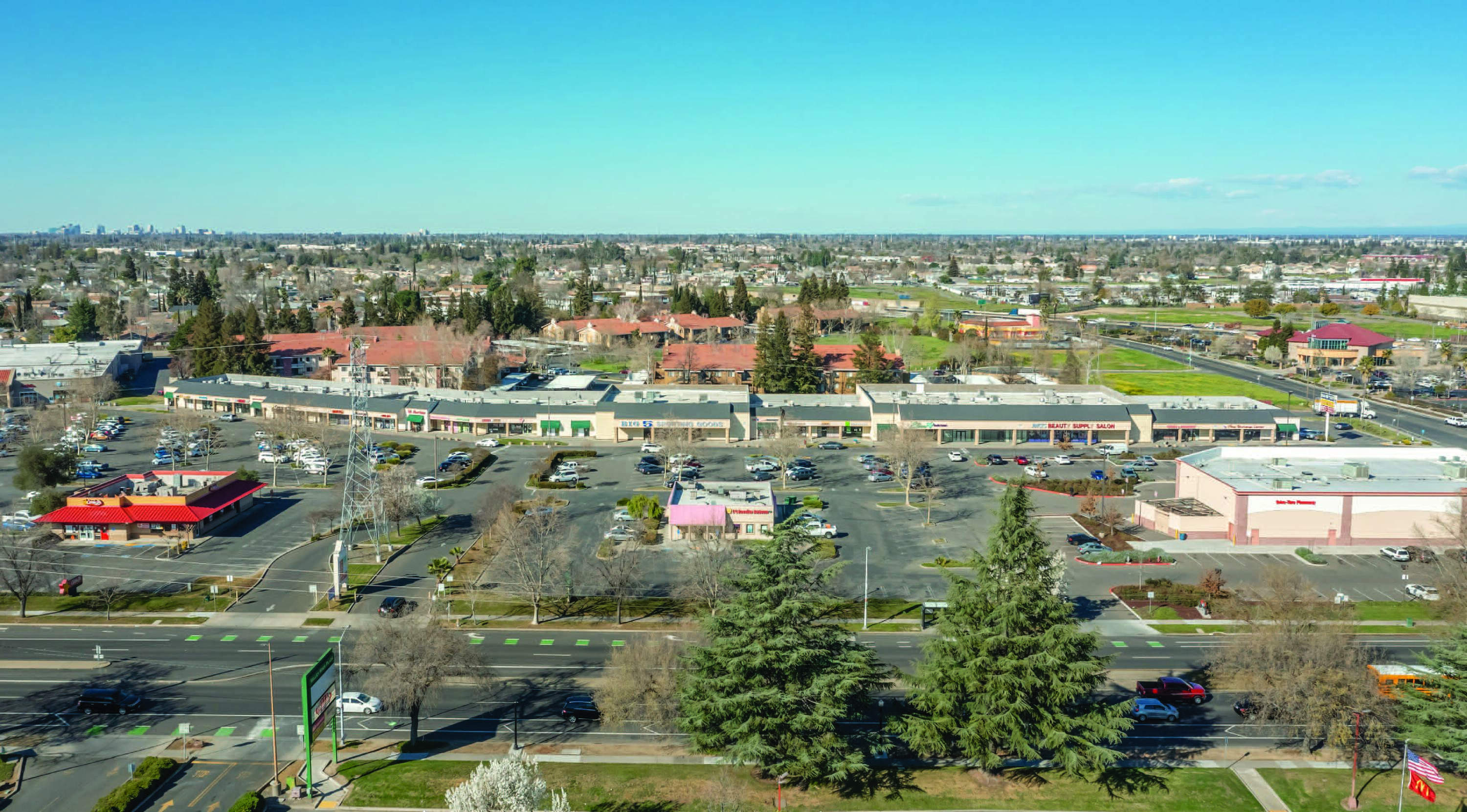 60216051 Mack Road, Sacramento, CA 95823