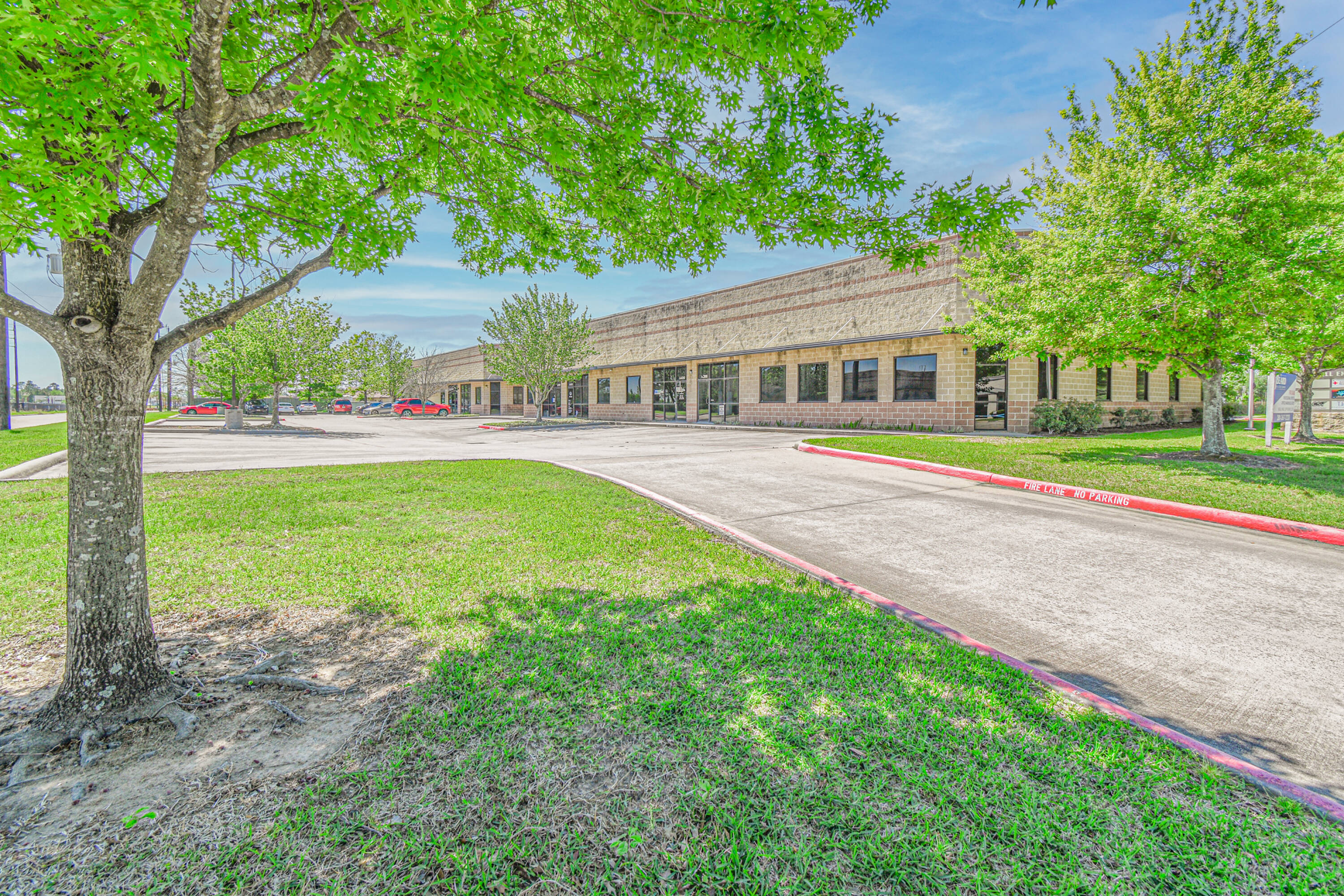 322 500 504 Spring Hill Dr, The Woodlands, TX 77386