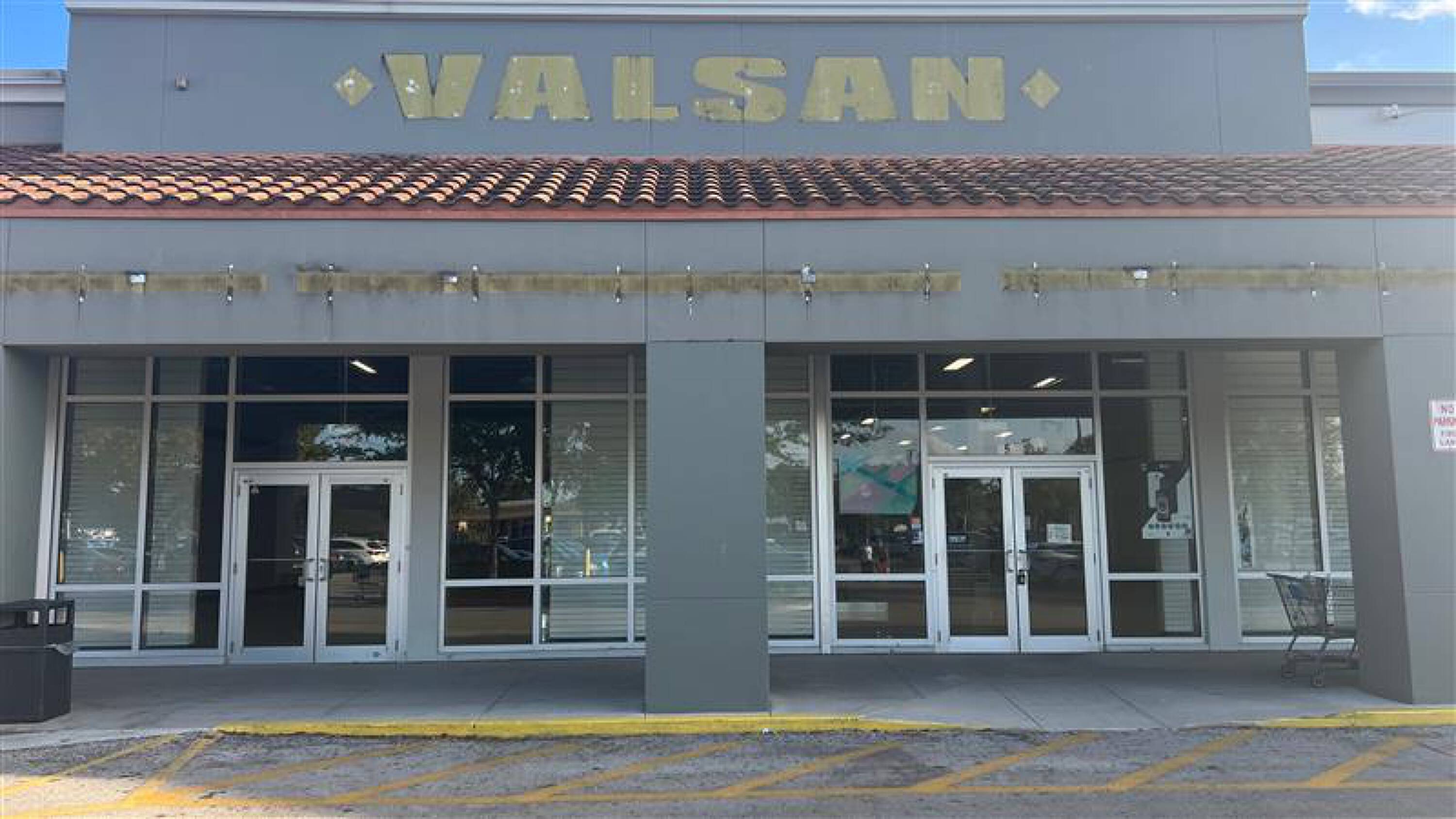 8505 SW 24th St, Miami, FL 33155