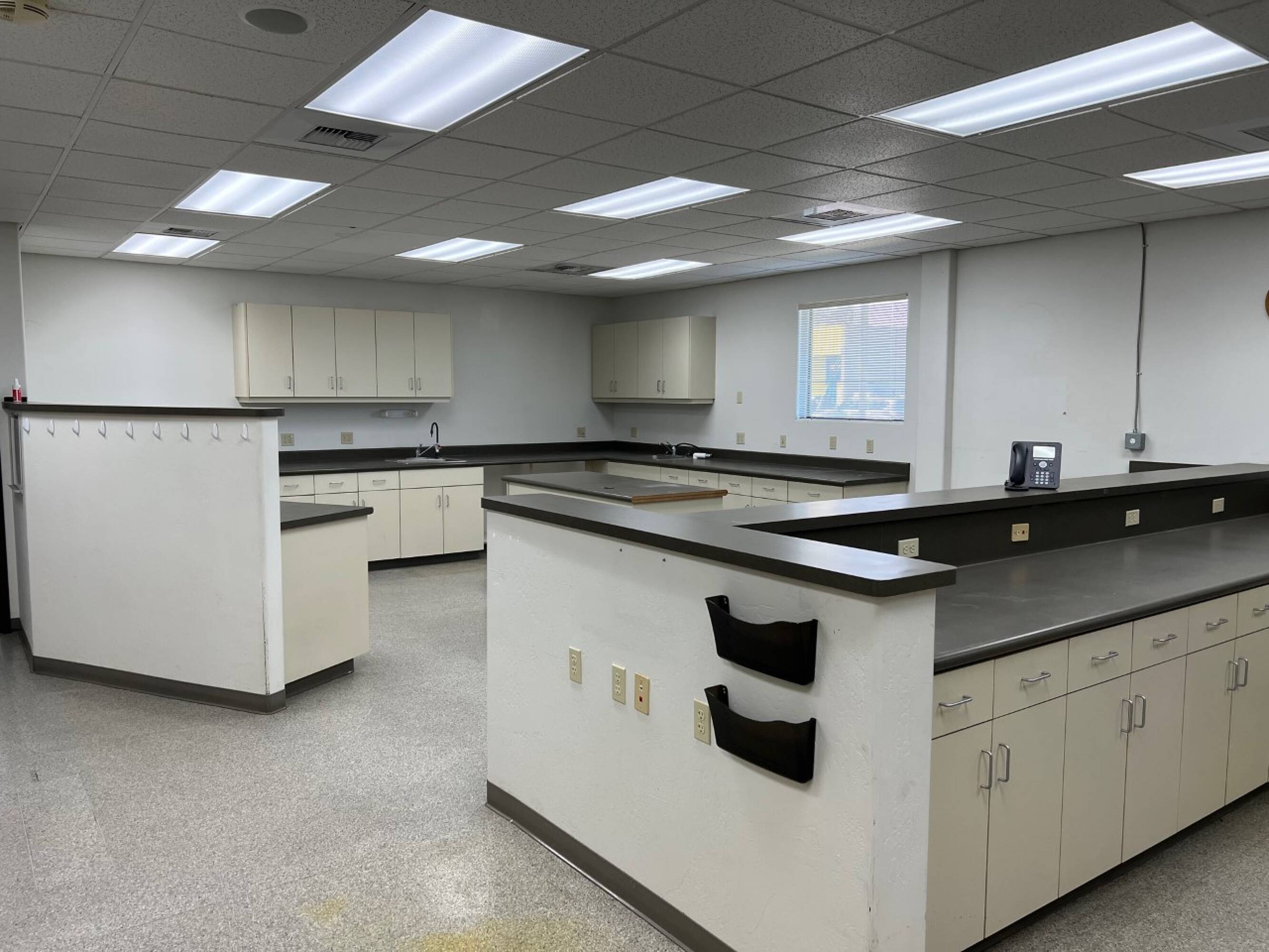 316 S Dunworth St, Visalia, CA 93292 Office Space for Lease 316 S