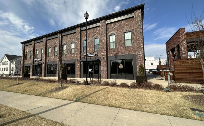 Pictures of Retail, Office property located at 9101 R.A. Young Jr Dr, Fort Smith, AR 72916 for lease - image #1