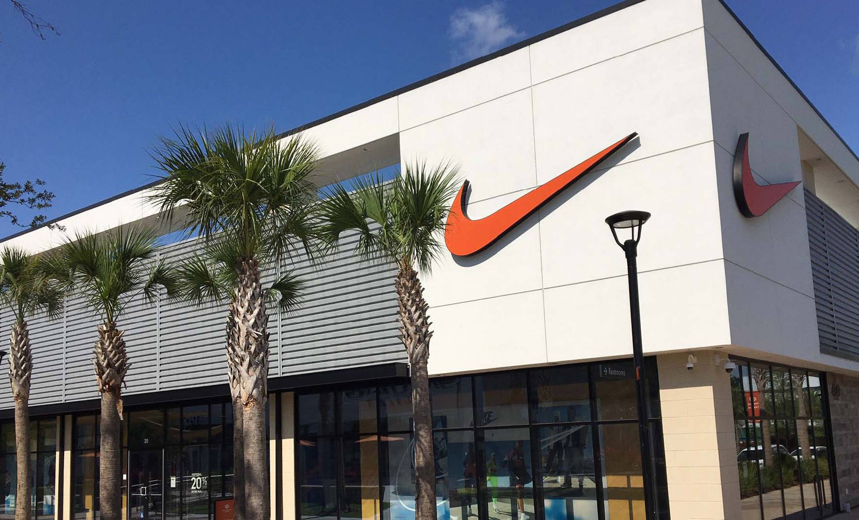 Nike outlet deals celebration pointe