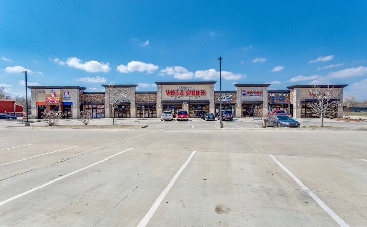 Pictures of Retail property located at 2301 S Douglas Blvd, Midwest City, OK 73130 for lease - image #1