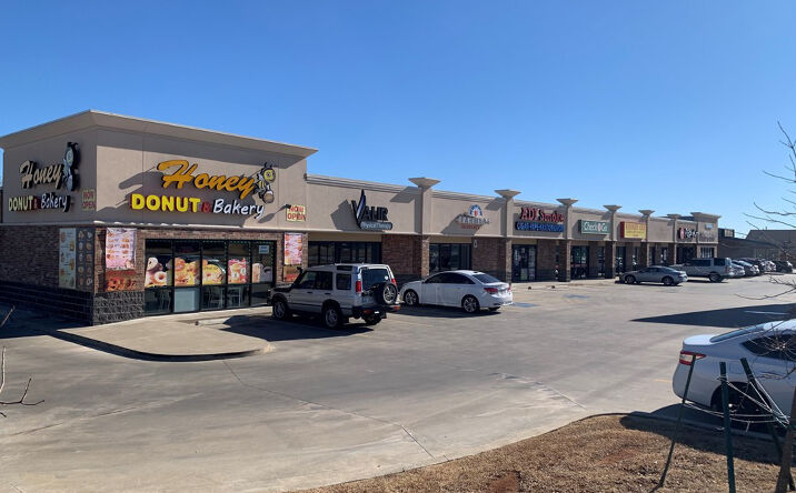 Pictures of Retail property located at 1400-1416 N Eastern Ave, Moore, OK 73160 for lease - image #1
