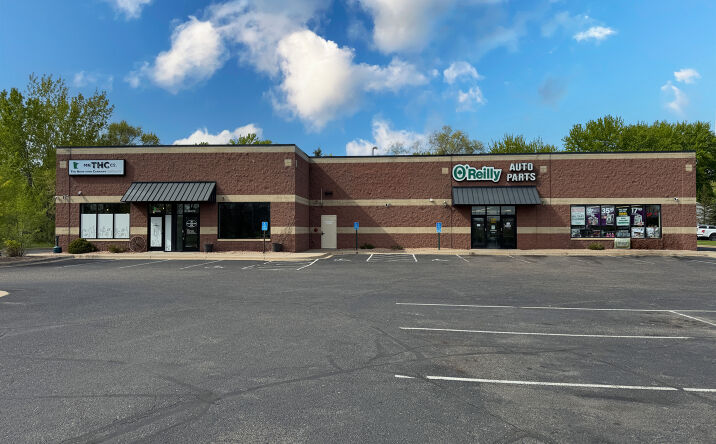 Pictures of Retail, Industrial property located at 16079 Buck Hill Rd, Lakeville, MN 55044 for lease - image #1