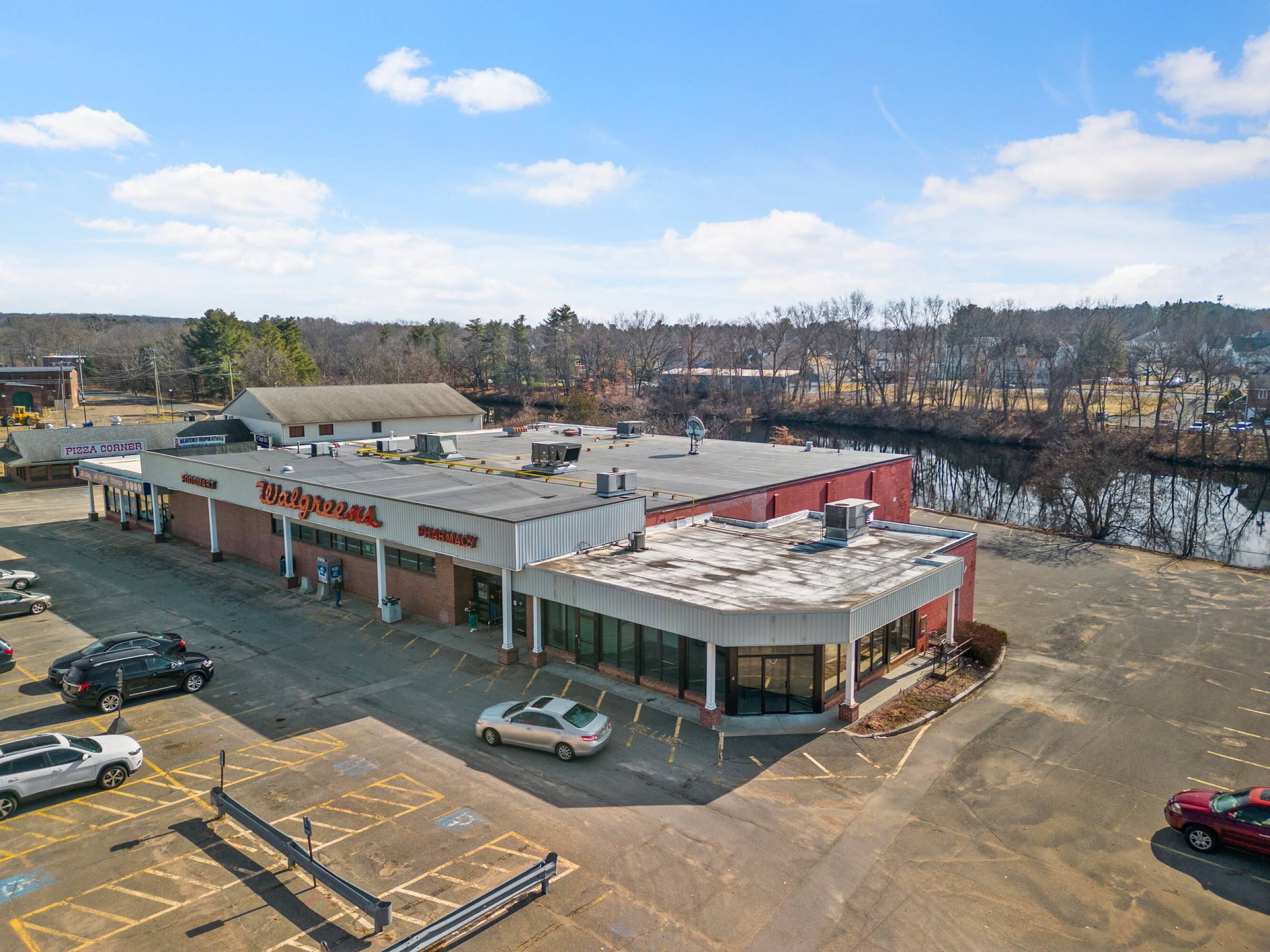 52 East St, Ludlow, MA 01056