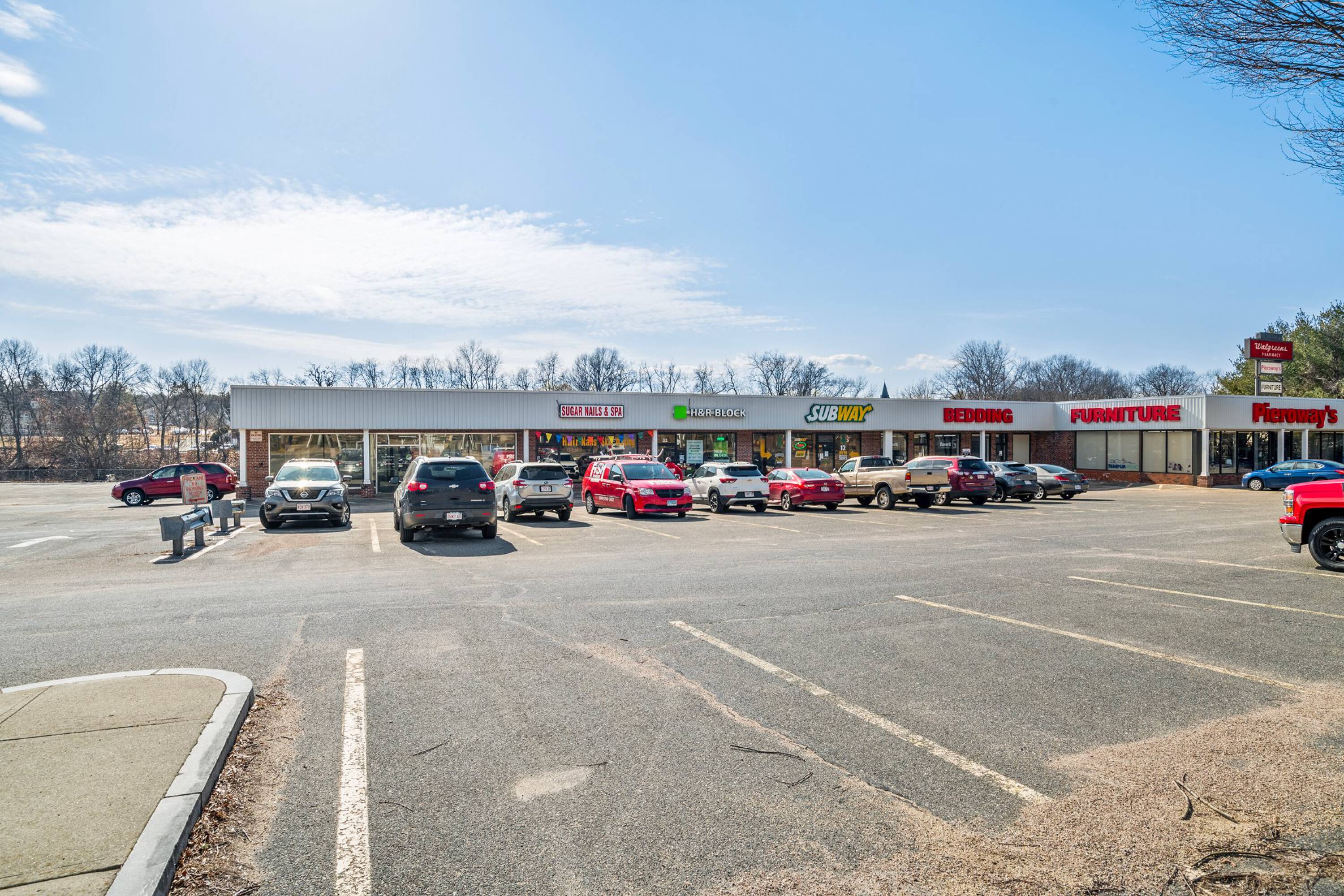 52 East St, Ludlow, MA 01056