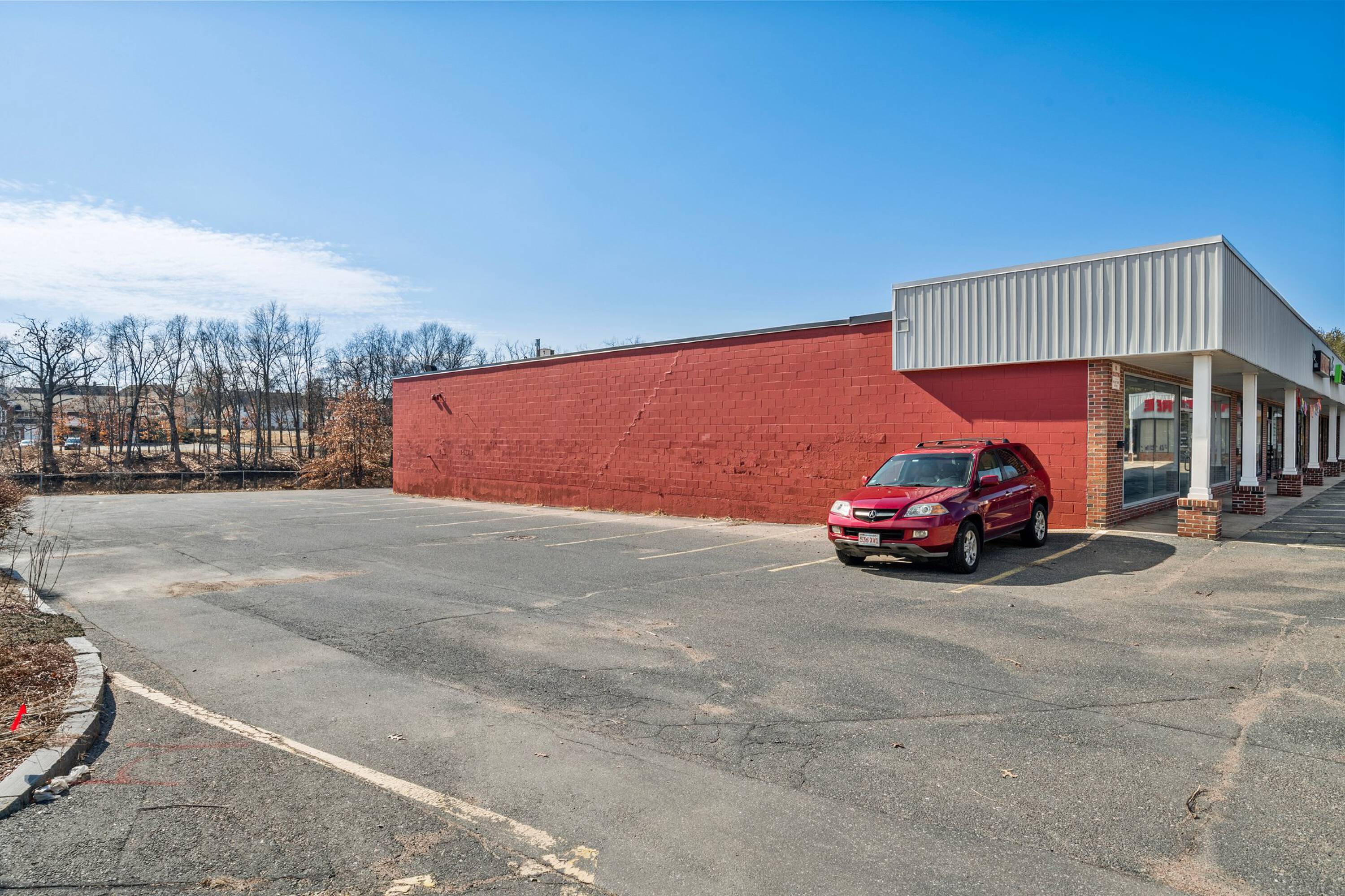 52 East St, Ludlow, MA 01056