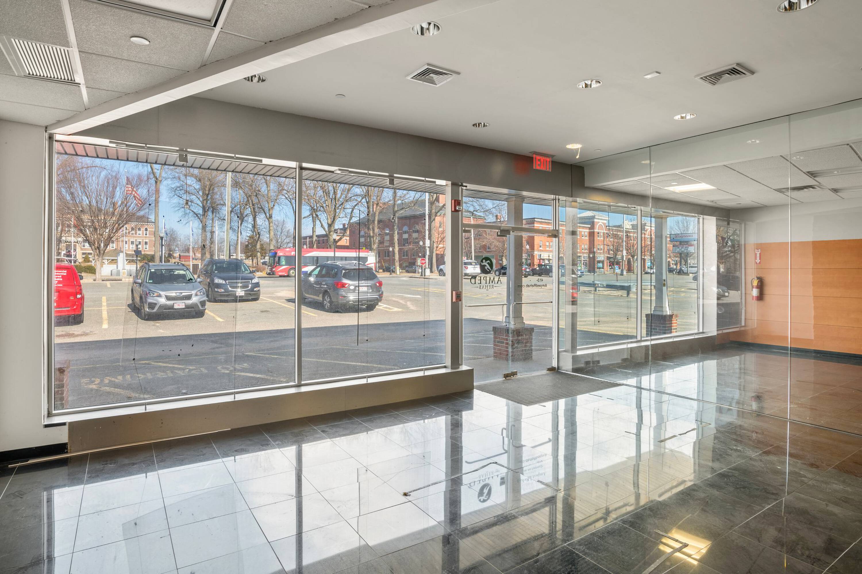 52 East St, Ludlow, MA 01056