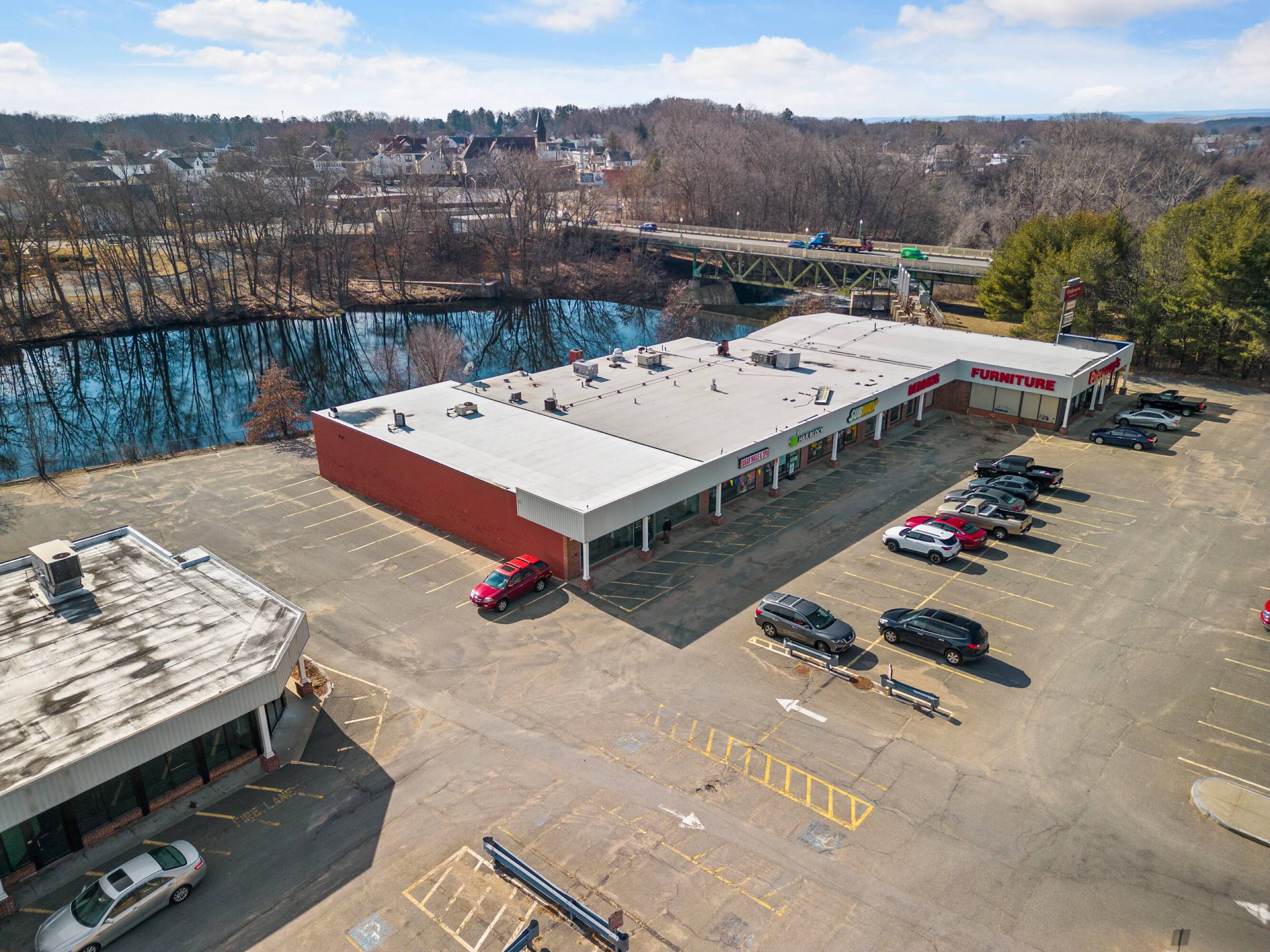 40 East St, Ludlow, MA 01056