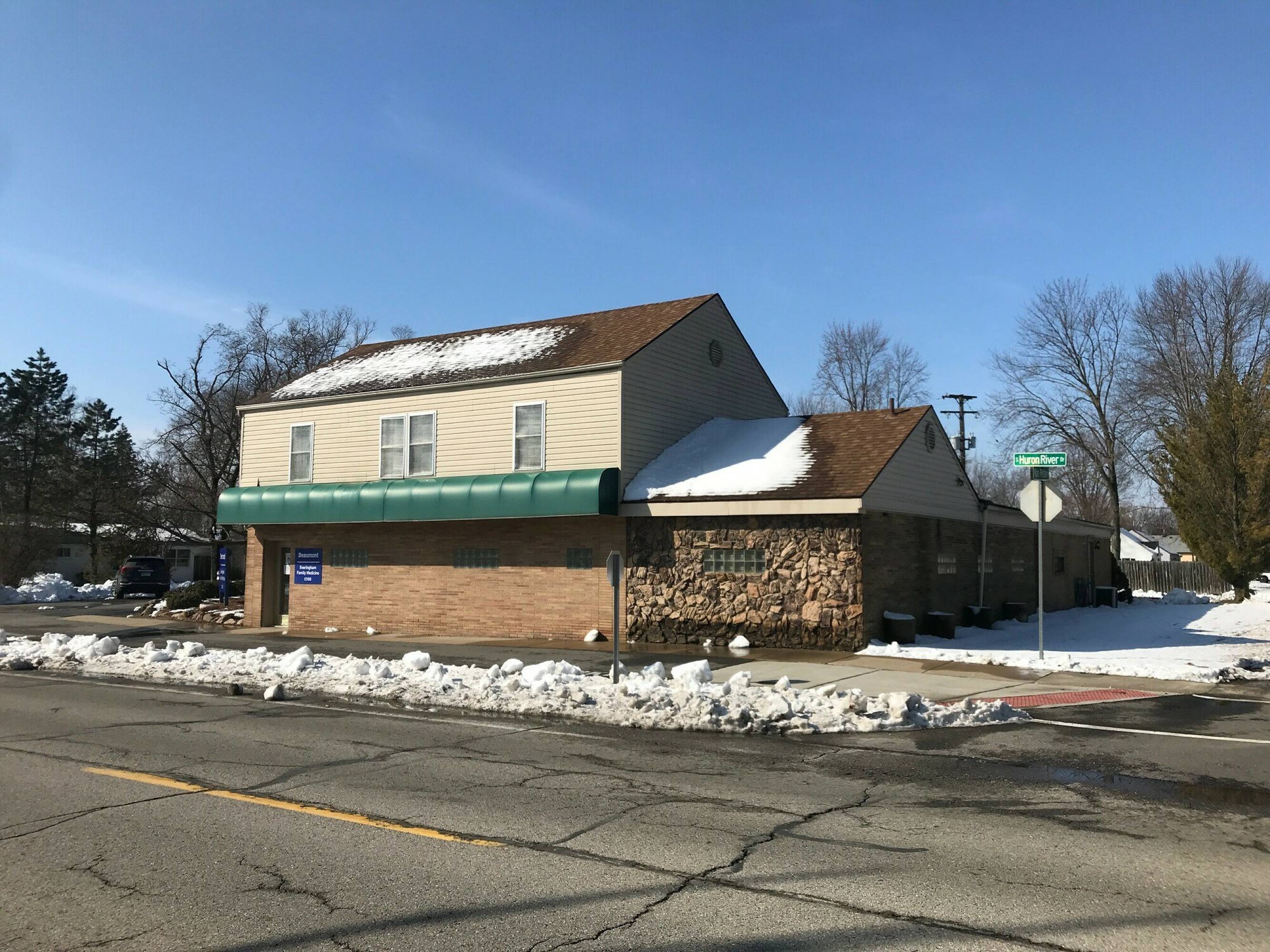 12100 S Huron River Dr, Romulus, MI 48174