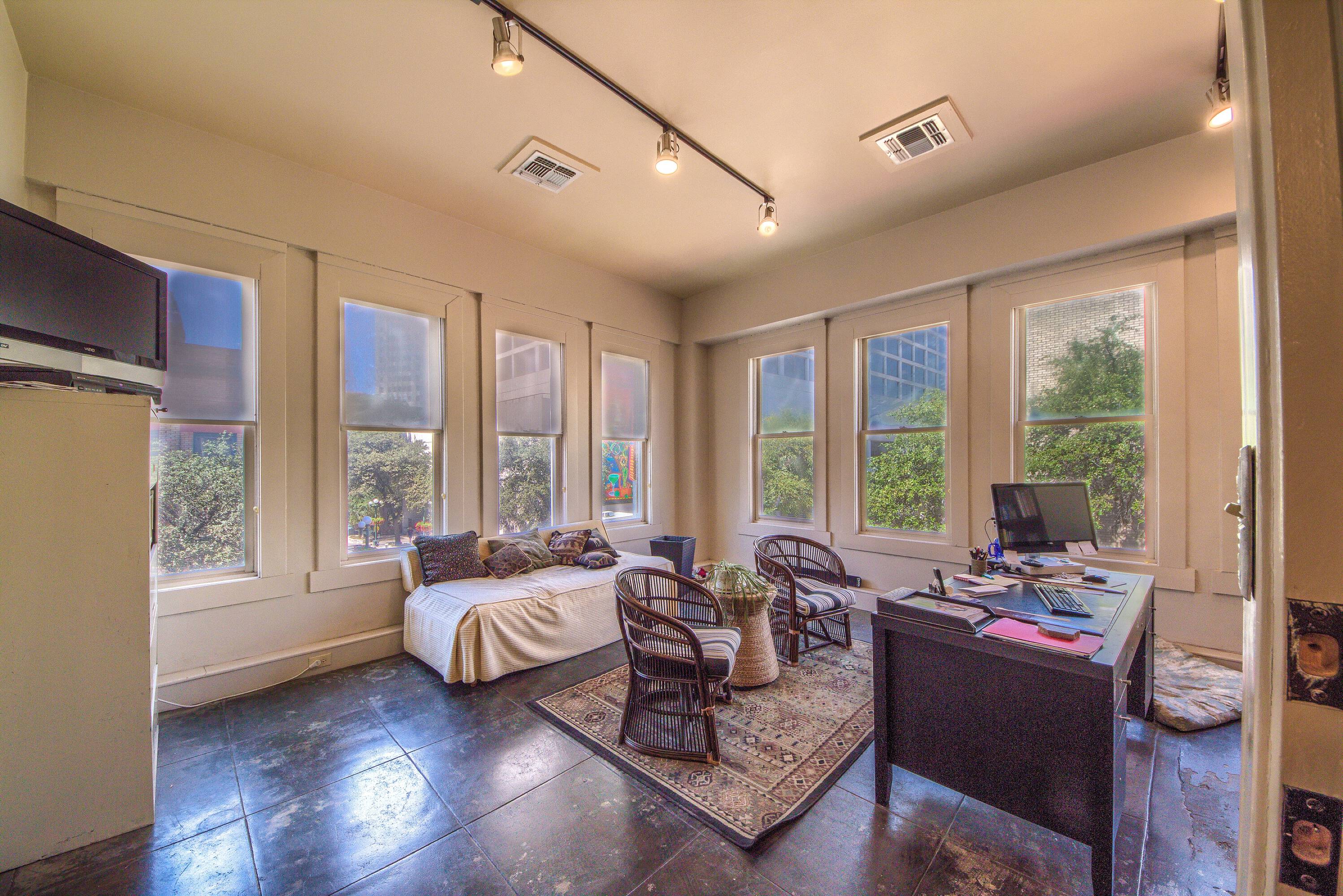 212 Losoya St, San Antonio, TX 78205