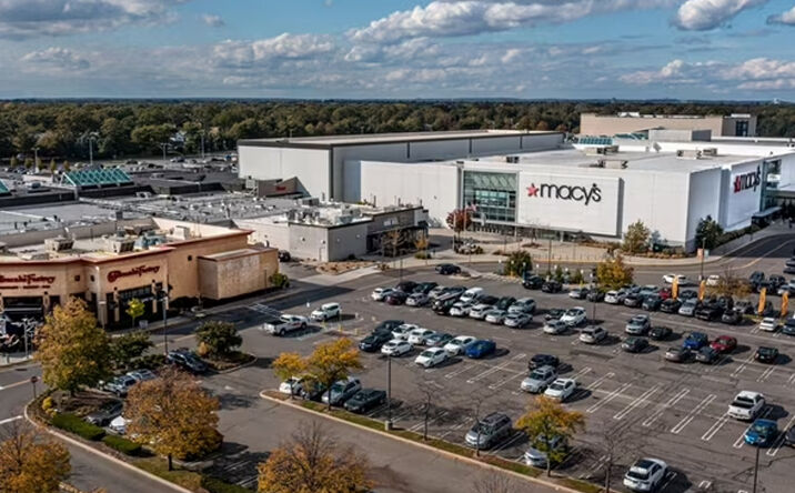 Pictures of Retail property located at 1701 Sunrise Hwy, Bay Shore, NY 11706 for lease - image #1