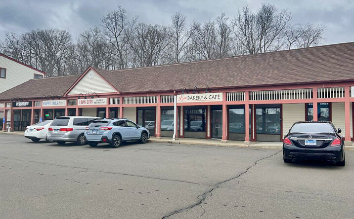 Pictures of Retail property located at 4 Brushy Plain Rd, Branford, CT 06405 for lease - image #1