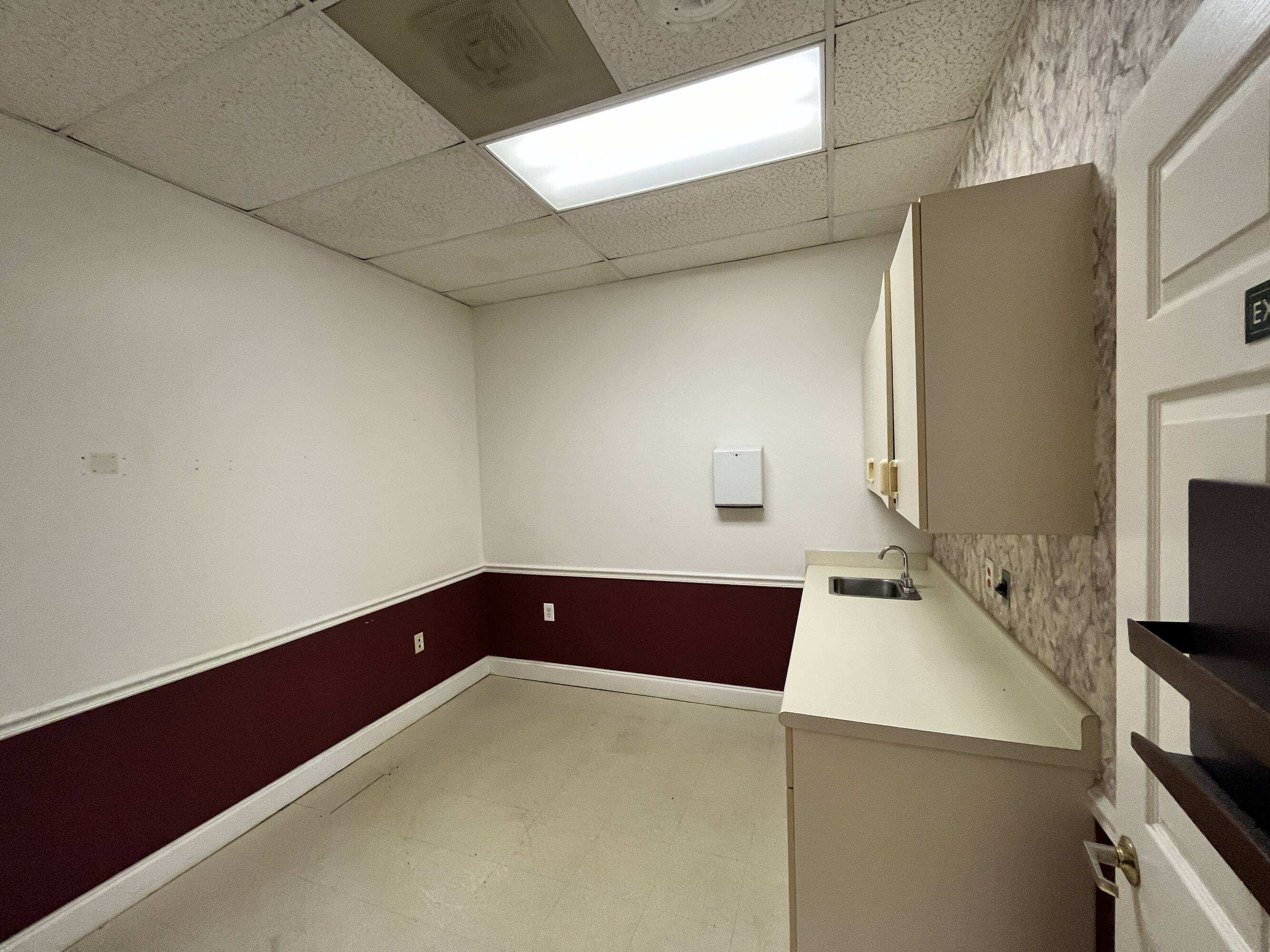 808 Commerce Blvd, Riverdale, GA 30296