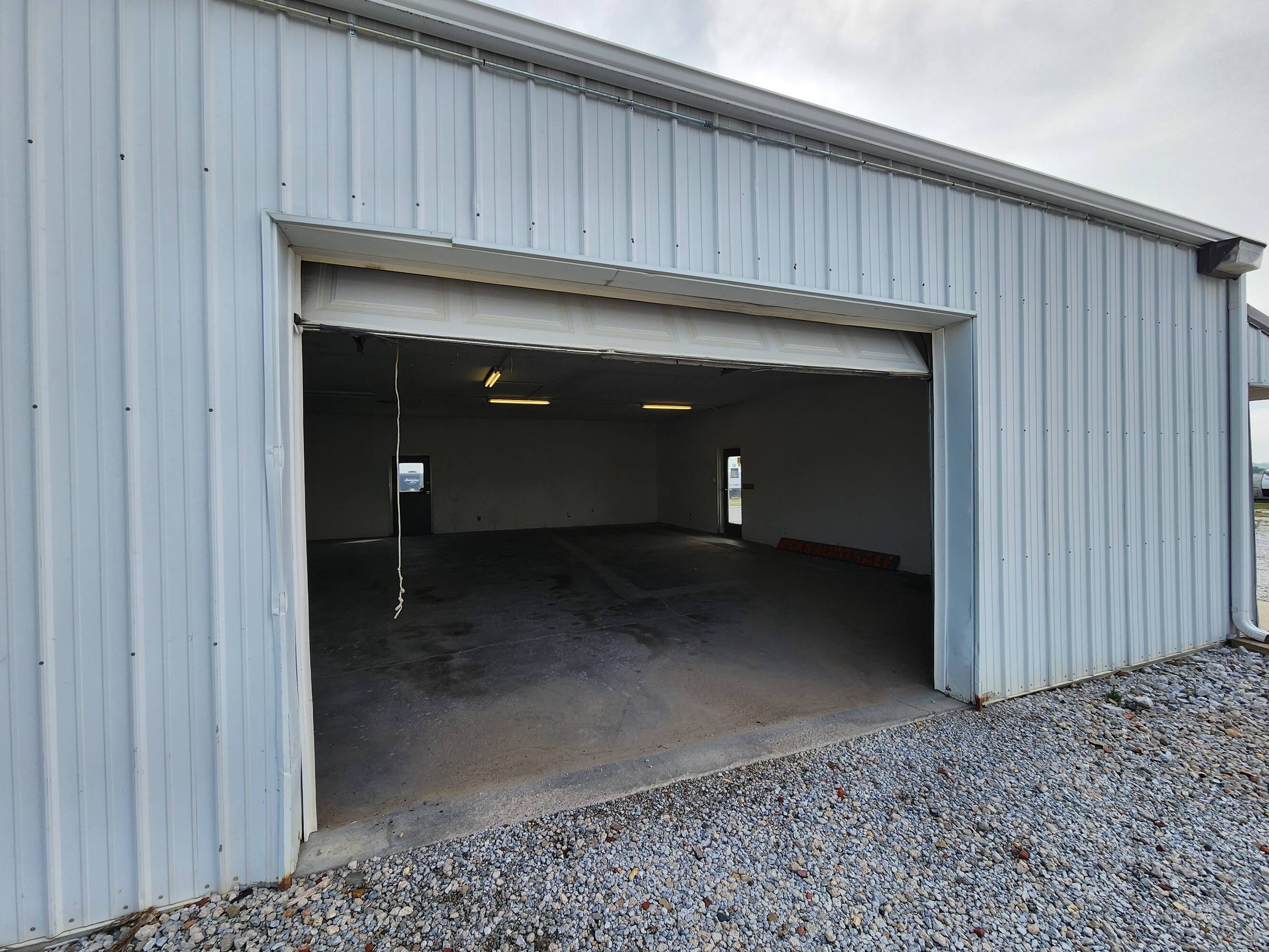 715 N 2nd Rd, Palmyra, NE 68418