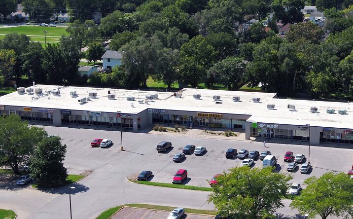 Pictures of Retail, Office property located at 2574 Hubbell Ave, Des Moines, IA 50317 for lease - image #1