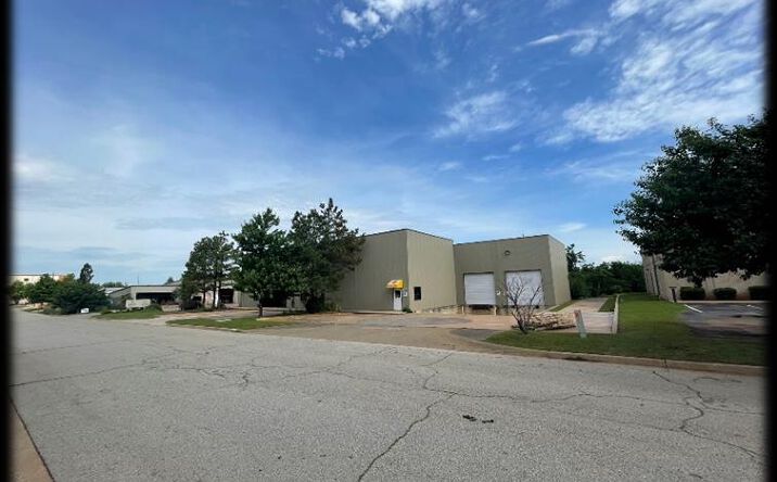 Pictures of Industrial property located at 125 NE 40th St, Oklahoma City, OK 73104 for lease - image #1