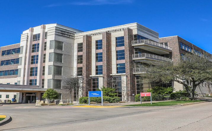 Pictures of Office property located at 300 North Highland Avenue, Sherman, TX 75092 for lease - image #1