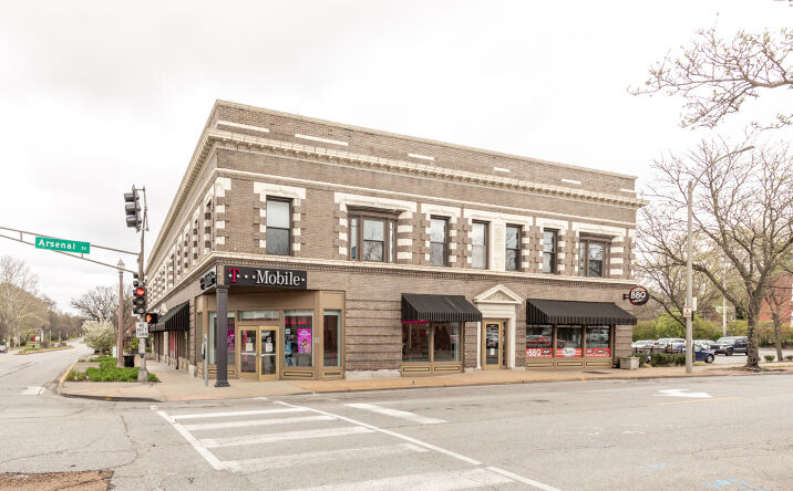 Pictures of Office property located at 3030 S Grand Blvd, St. Louis, MO 63118 for lease - image #1