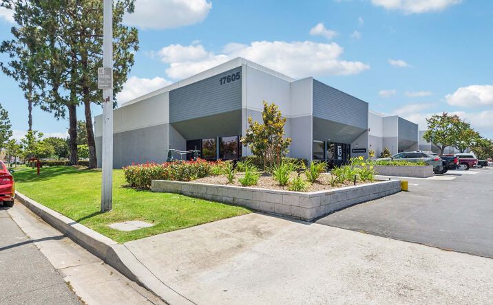 Pictures of Industrial property located at 17605 Fabrica Way, Unit K-L, Cerritos, CA 90703 for lease - image #1