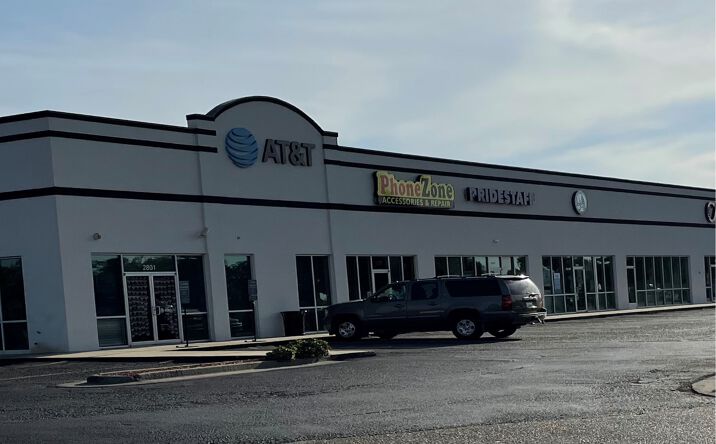 Pictures of Retail, Office, Restaurant property located at 2801 Derek Dr, Lake Charles, LA 70607 for lease - image #1
