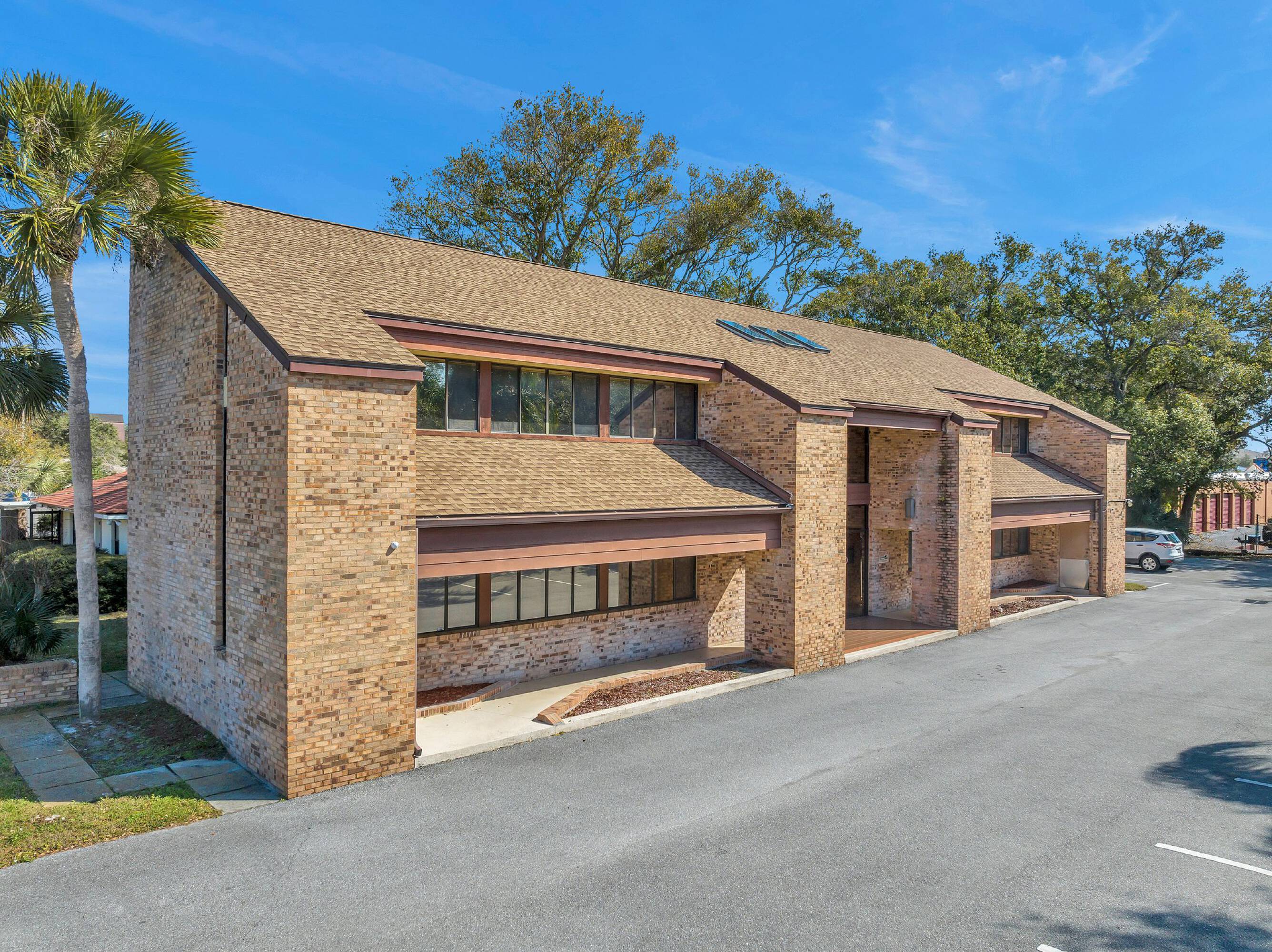 2139 NE Coachman Rd, Clearwater, FL 33765