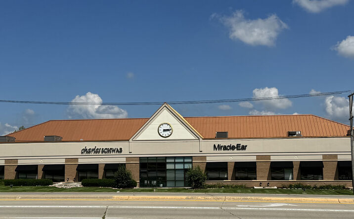 Pictures of Retail, Office property located at 801 N Perryville Rd, Rockford, IL 61107 for lease - image #1