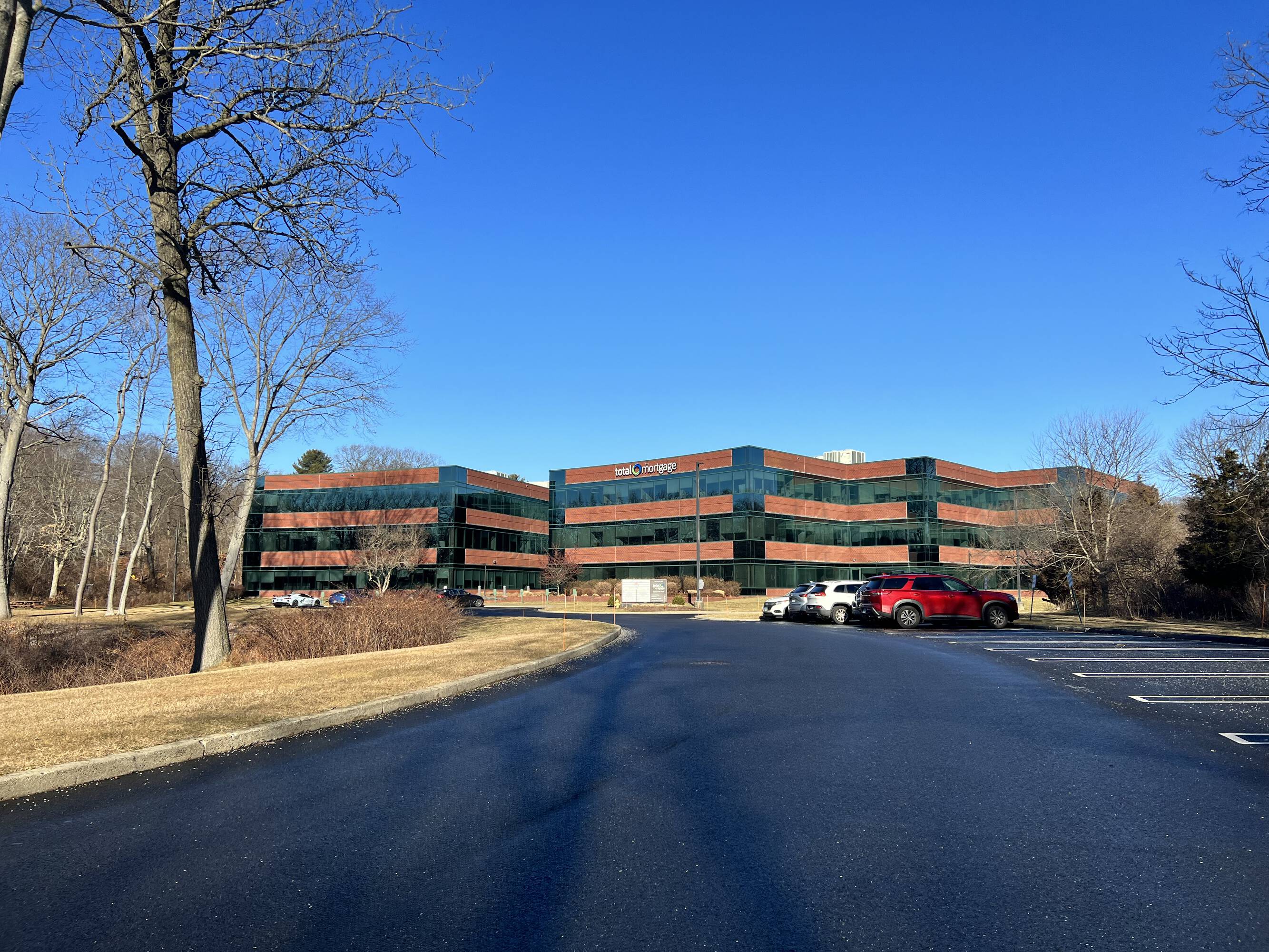 185 Plains Rd, Milford, CT 06461