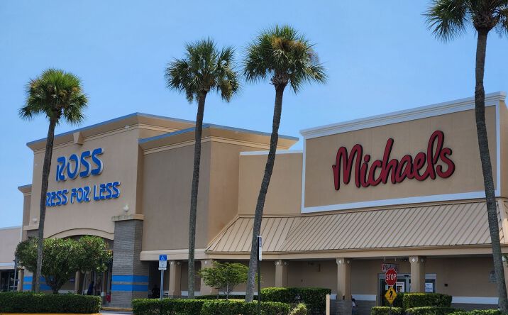 Pictures of Retail property located at 243 E Eau Gallie Blvd, IND HBR BCH, FL 32935 for lease - image #1
