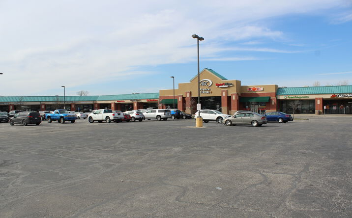 Pictures of Retail property located at 10900 Parallel Pkwy, Kansas City, KS 66109 for lease - image #1