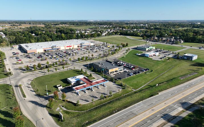 Pictures of Land property located at 1972 McFarland Rd, Rockford, IL 61107 for lease - image #1