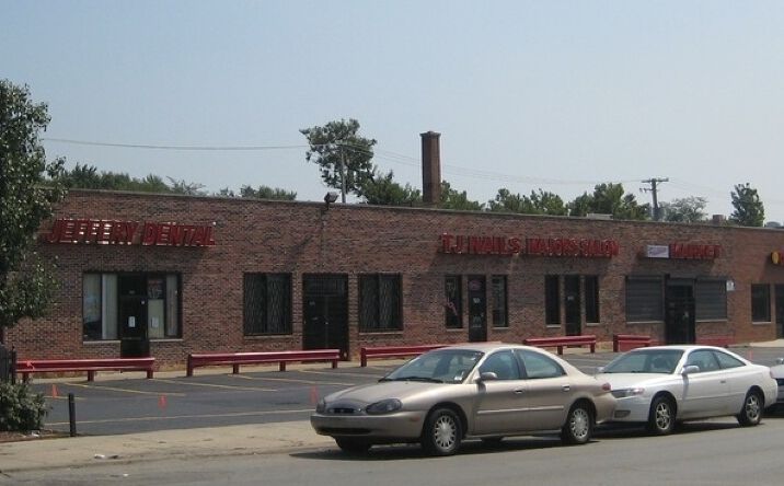 Pictures of Retail property located at 7619 S Jeffery Boulevard, Chicago, IL 60649 for lease - image #1