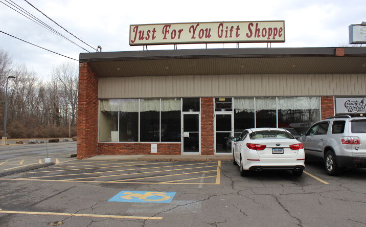 Pictures of Retail, Office property located at 979 Meriden-Waterbury Turnpike, Southington, CT 06479 for lease - image #1