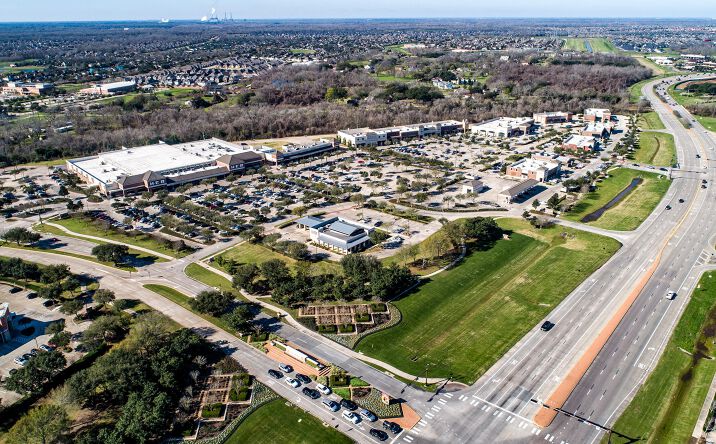 Pictures of Retail property located at 8900 Hwy 6, Missouri City, TX 77459 for lease - image #1