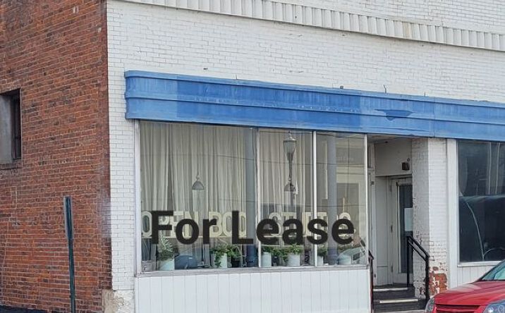 Pictures of Retail, Office property located at 225 E 6th St, Fremont, NE 68025 for lease - image #1