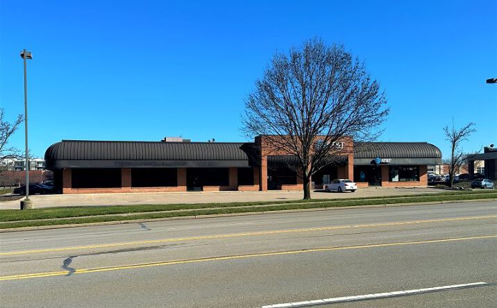 Pictures of Restaurant property located at 199 East Alex Bell Road, Centerville, OH 45459 for lease - image #1