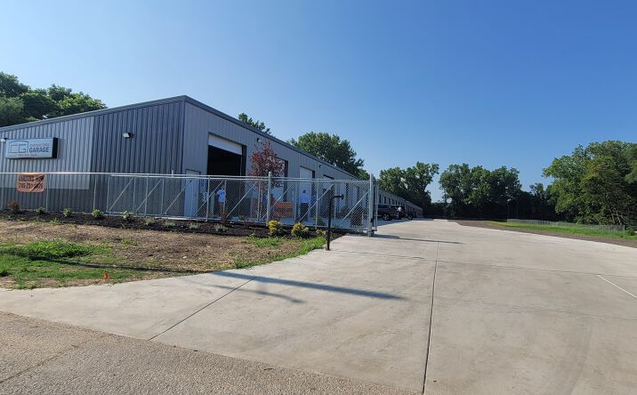 Pictures of Industrial property located at 660 US-24, Topeka, KS 66617 for lease - image #1