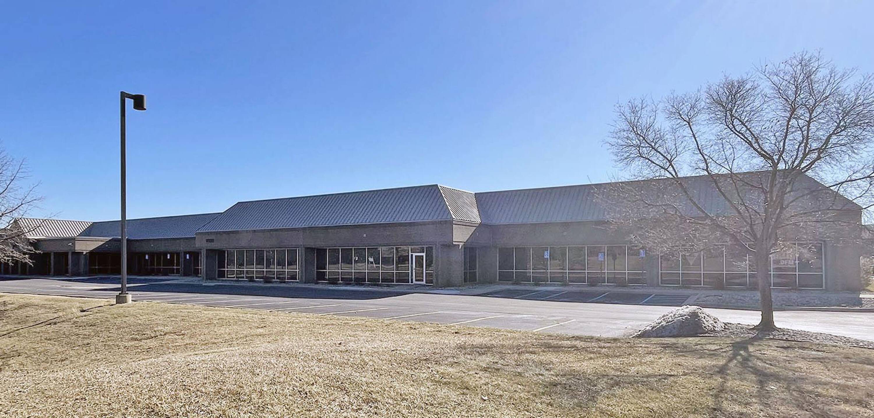 17225 Federal Dr, Allen Park, MI 48101