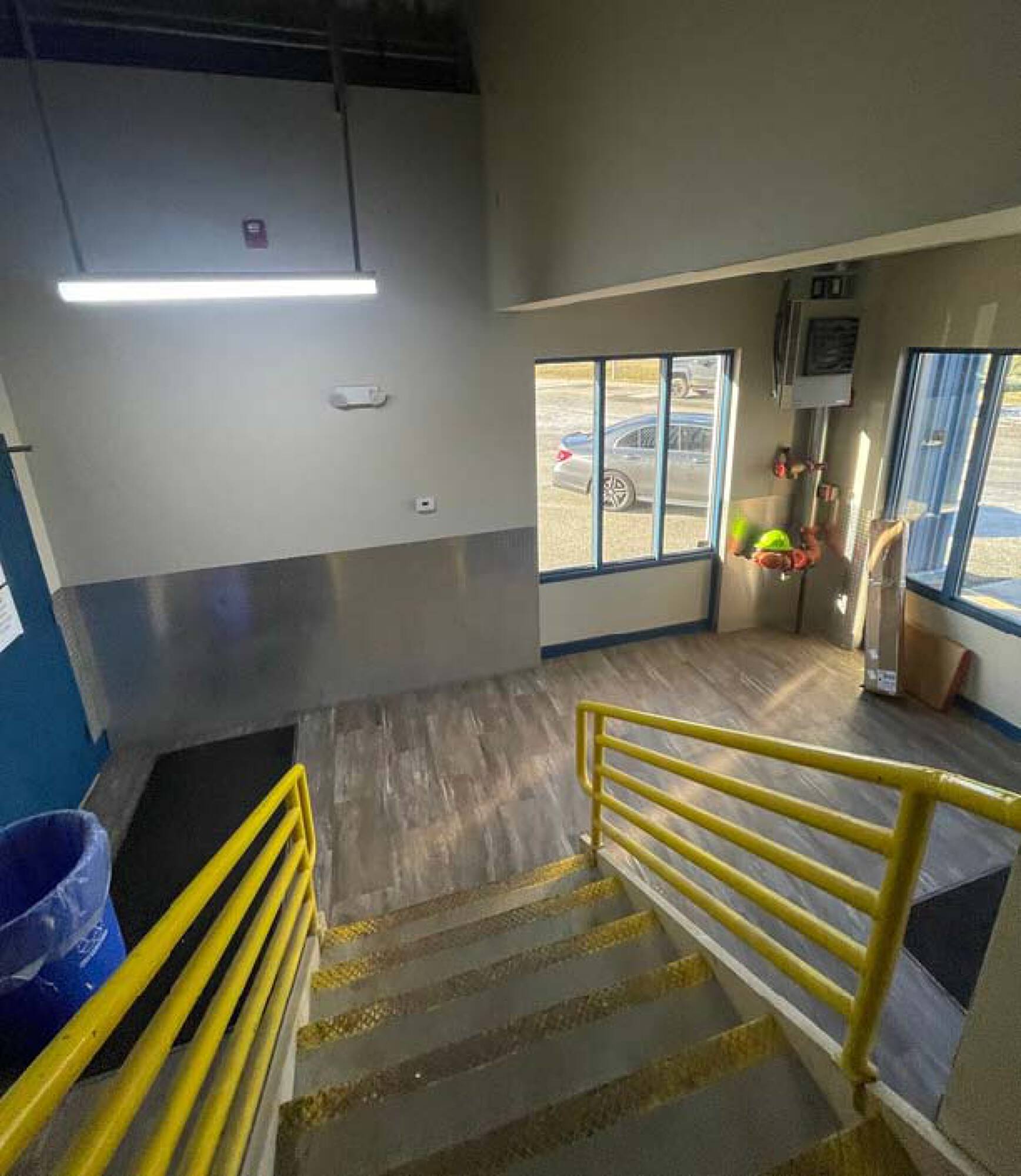 586 Lewiston Junction Rd, Auburn, ME 04210