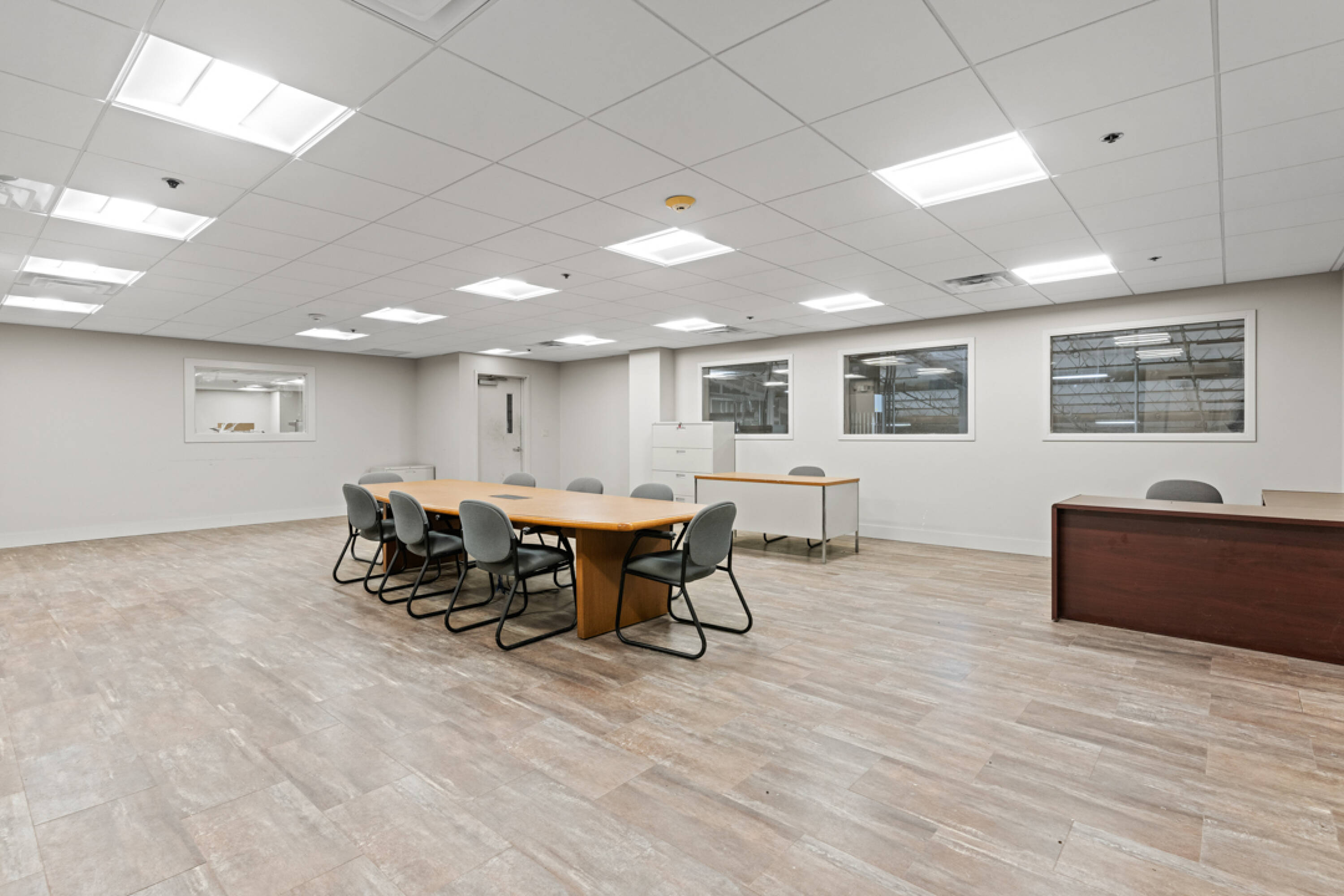 586 Lewiston Junction Rd, Auburn, ME 04210